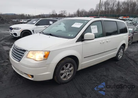 2010 Chrysler Town & Country Touring z USA, uszkodzony, nr VIN 2A4RR5D16AR260403